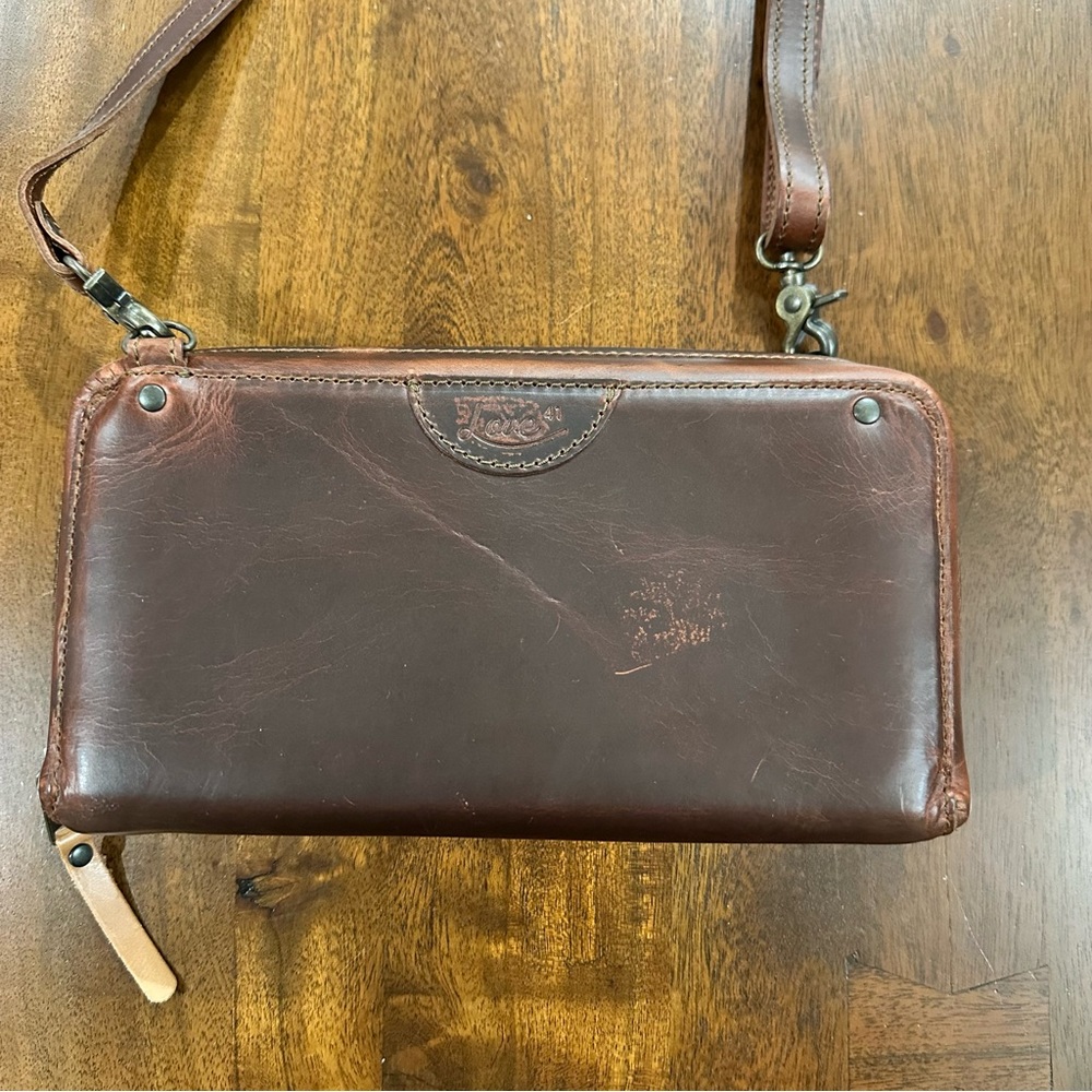 Saddleback Leather Love41 Love 41 Large Accordion Wallet Crossbody Purse Bag - Picture 2 of 10